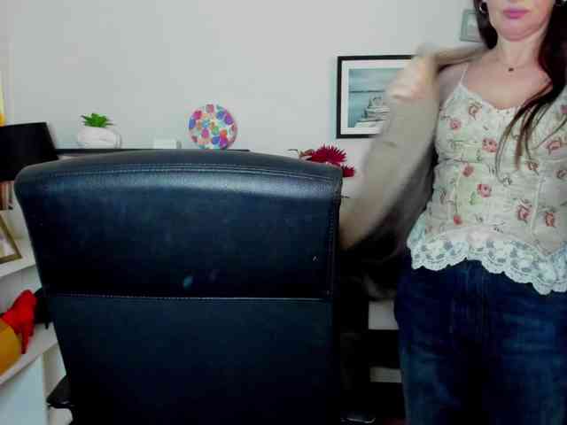 velvetJasmine webcam