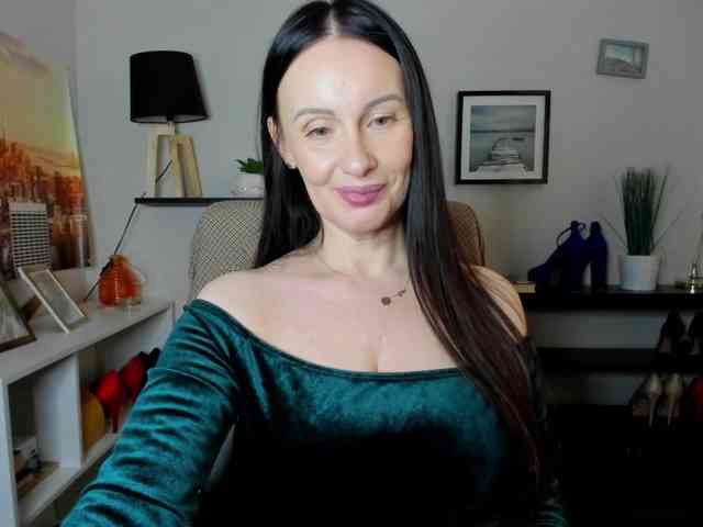 velvetJasmine webcam