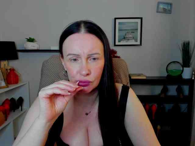 velvetJasmine webcam