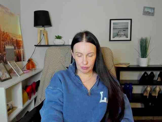 velvetJasmine webcam