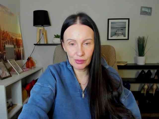 velvetJasmine webcam