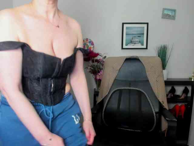 velvetJasmine webcam