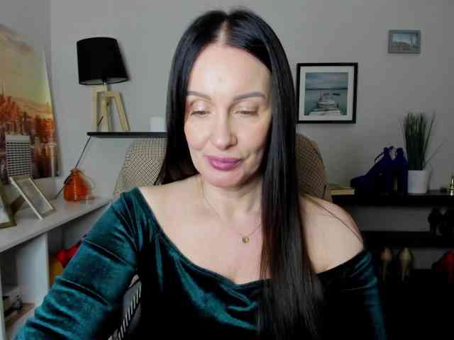 velvetJasmine webcam