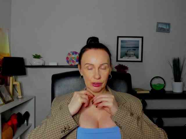 velvetJasmine webcam