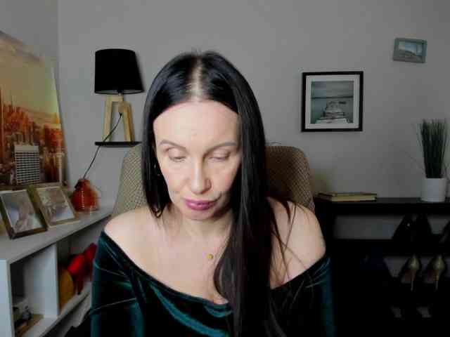 velvetJasmine webcam