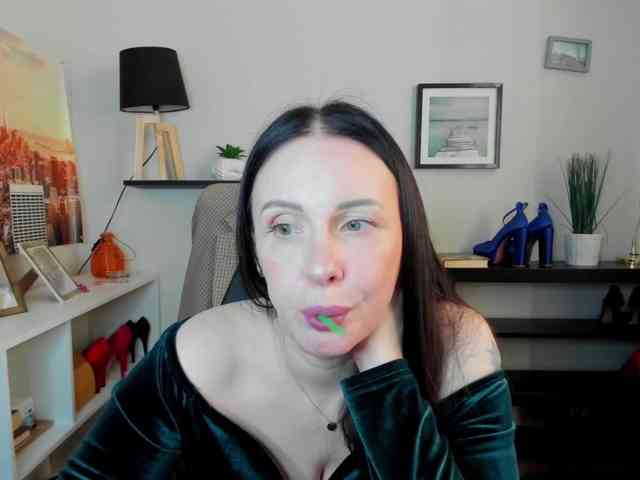 velvetJasmine webcam