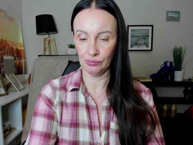 velvetJasmine webcam