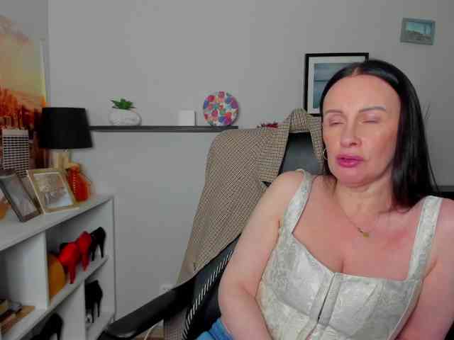 velvetJasmine webcam