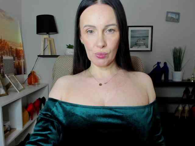 velvetJasmine webcam