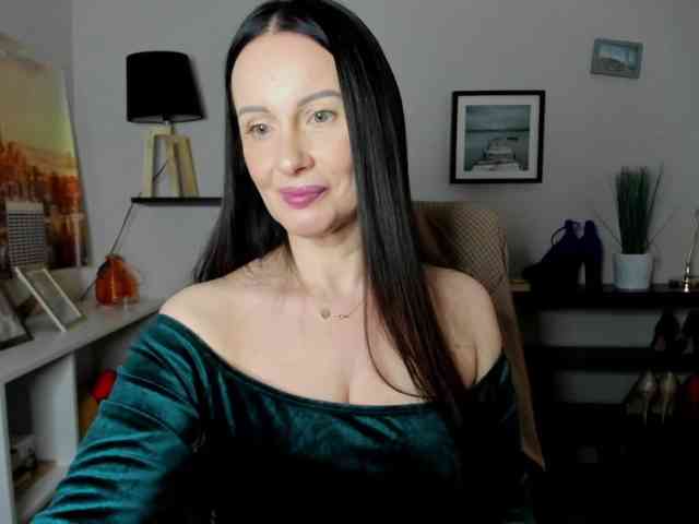 velvetJasmine webcam