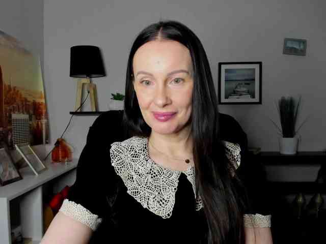 velvetJasmine webcam