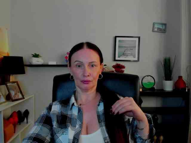velvetJasmine webcam