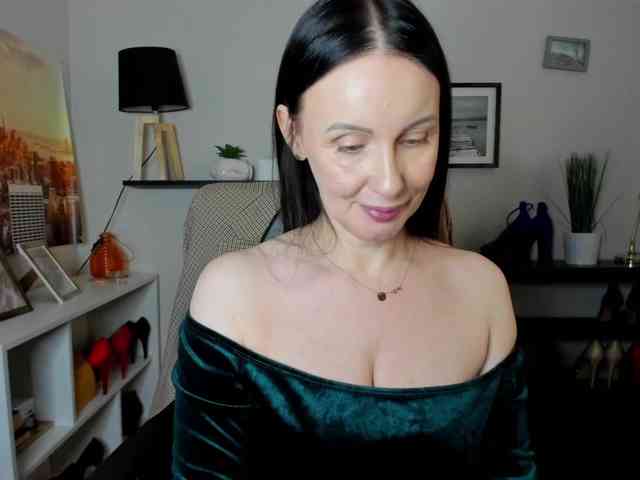 velvetJasmine webcam