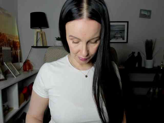 velvetJasmine webcam