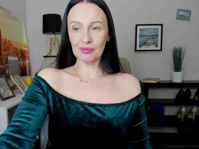 velvetJasmine webcam