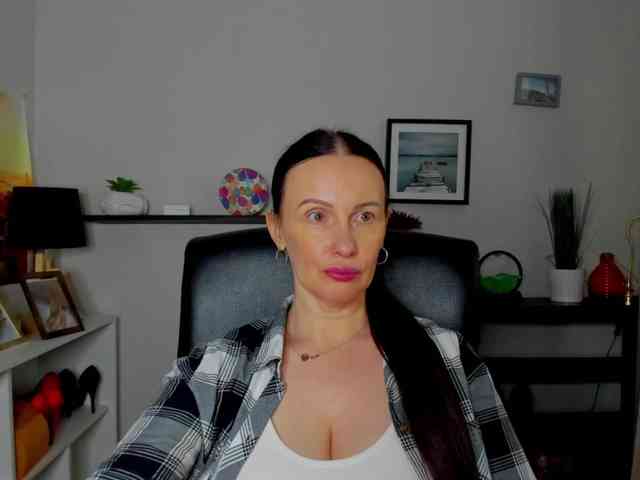 velvetJasmine webcam
