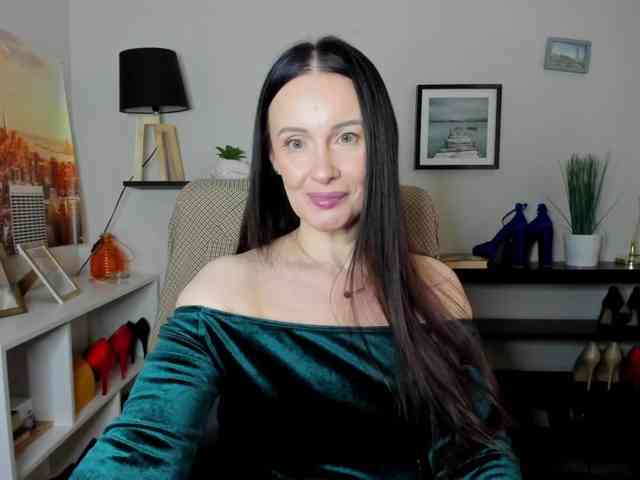 velvetJasmine webcam