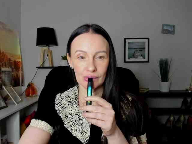 velvetJasmine webcam