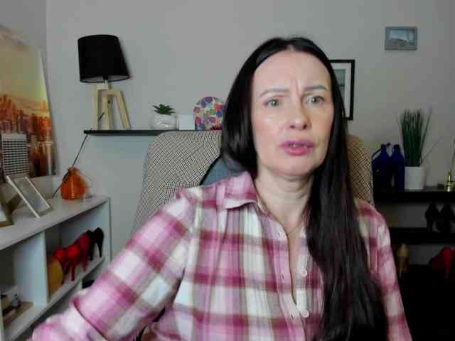 velvetJasmine webcam