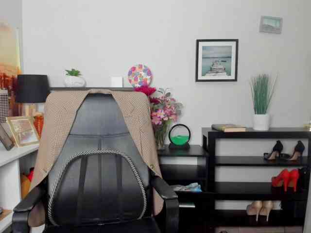 velvetJasmine webcam