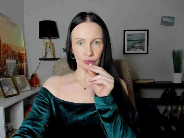 velvetJasmine webcam