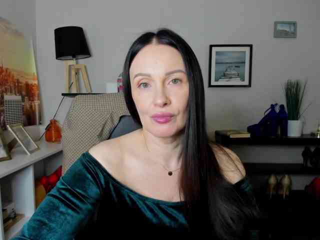 velvetJasmine webcam