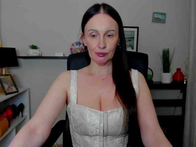 velvetJasmine webcam