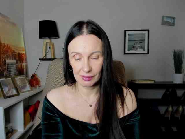 velvetJasmine webcam