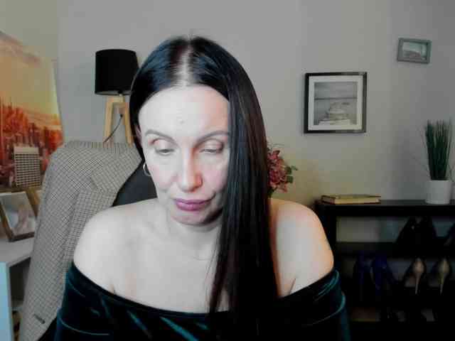 velvetJasmine webcam