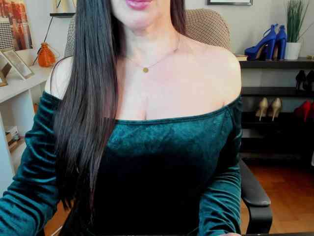 velvetJasmine webcam