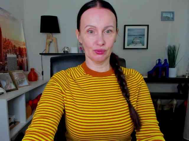 velvetJasmine webcam