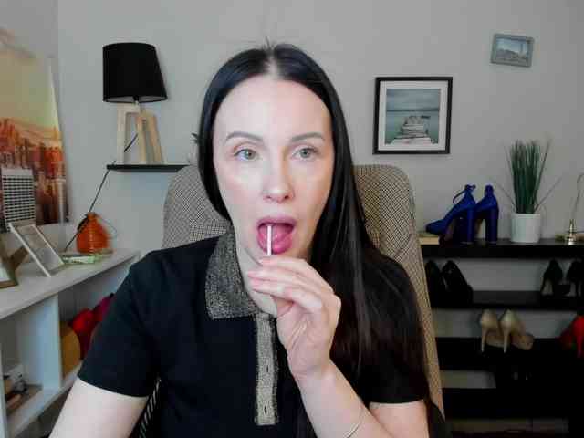 velvetJasmine webcam