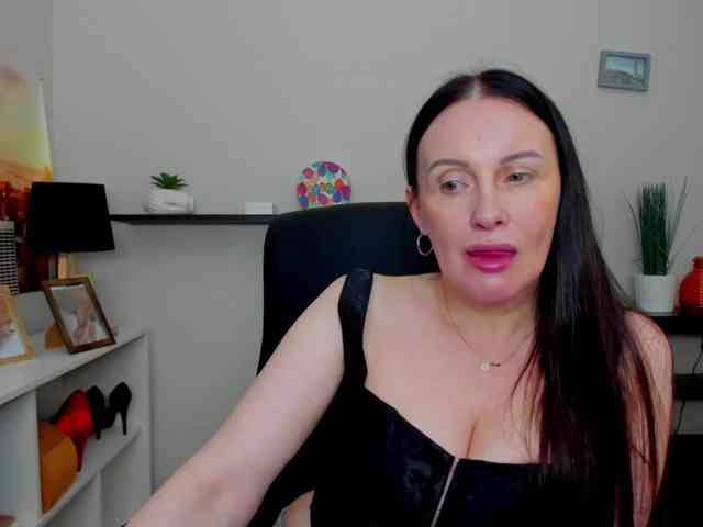 velvetJasmine webcam