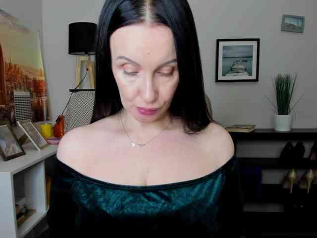 velvetJasmine webcam