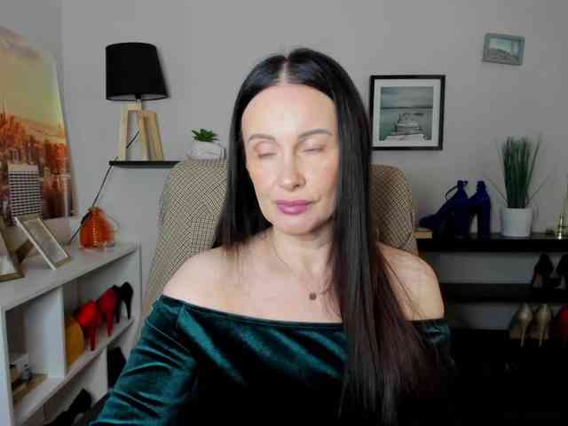 velvetJasmine webcam