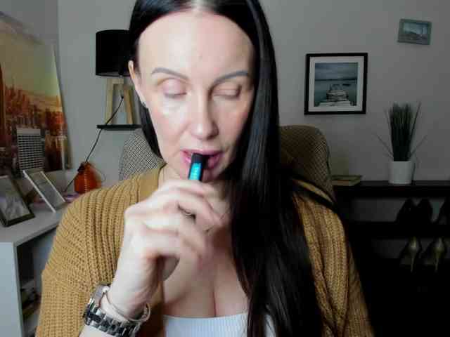 velvetJasmine webcam