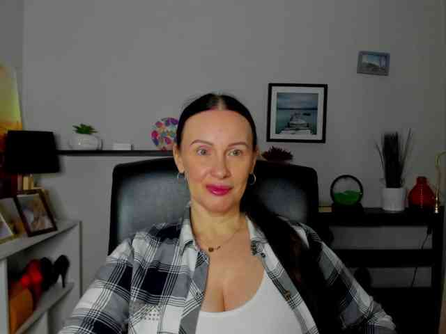 velvetJasmine webcam