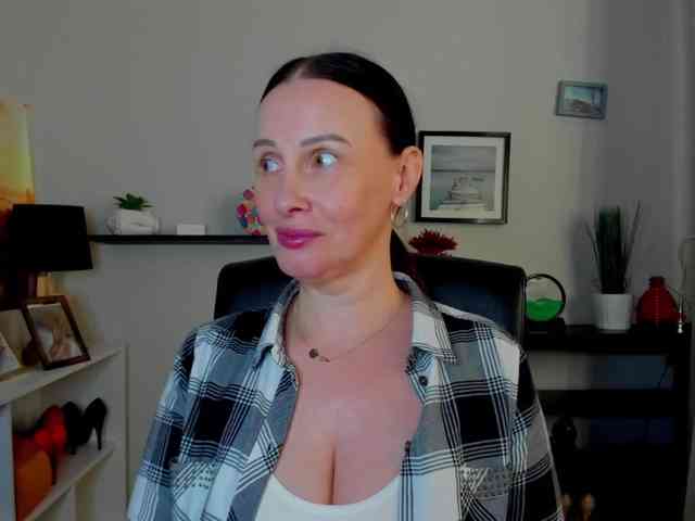 velvetJasmine webcam
