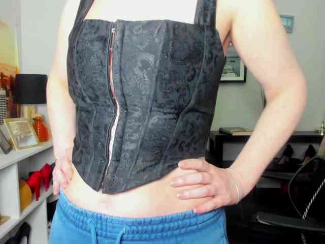 velvetJasmine webcam