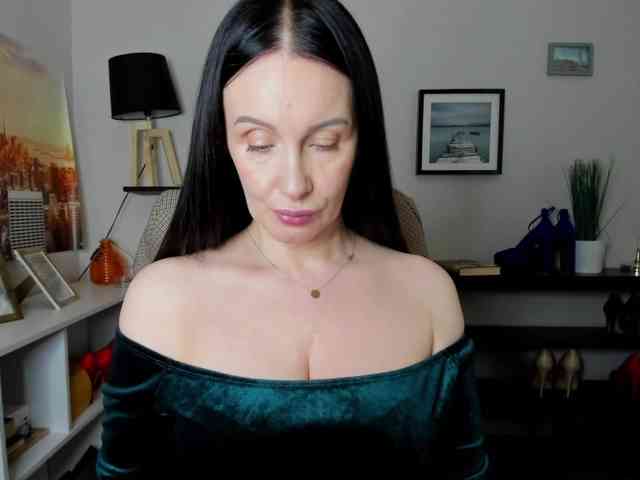 velvetJasmine webcam