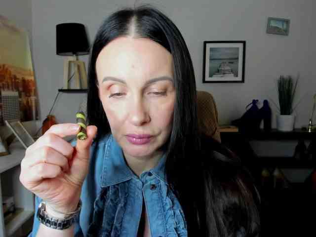 velvetJasmine webcam