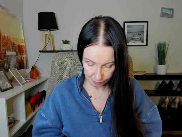 velvetJasmine webcam