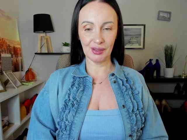 velvetJasmine webcam