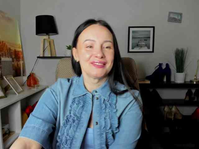 velvetJasmine webcam