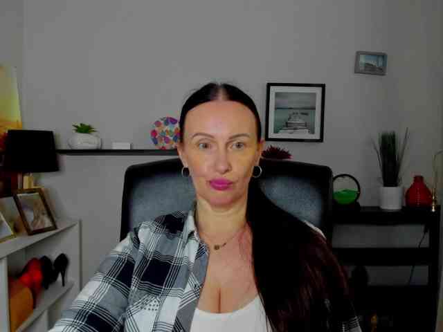 velvetJasmine webcam