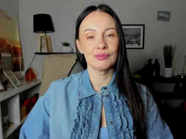 velvetJasmine webcam