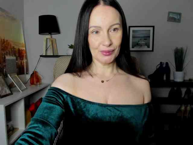 velvetJasmine webcam