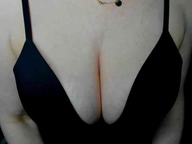 velvetJasmine webcam