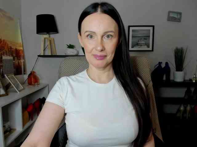 velvetJasmine webcam