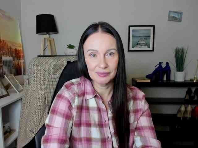 velvetJasmine webcam